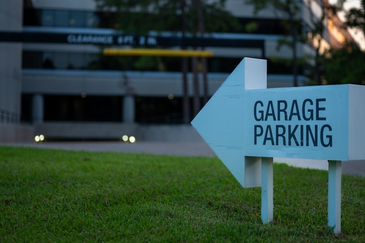 Garagen- & Tiefgaragenreinigung